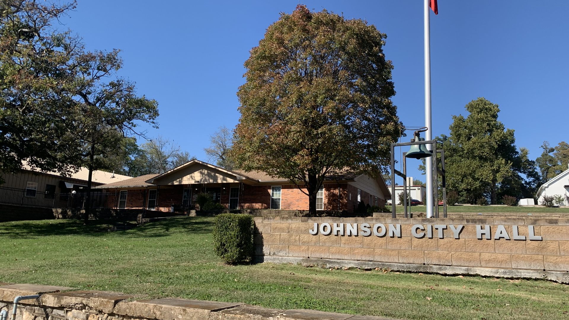 photo of johnson city hall