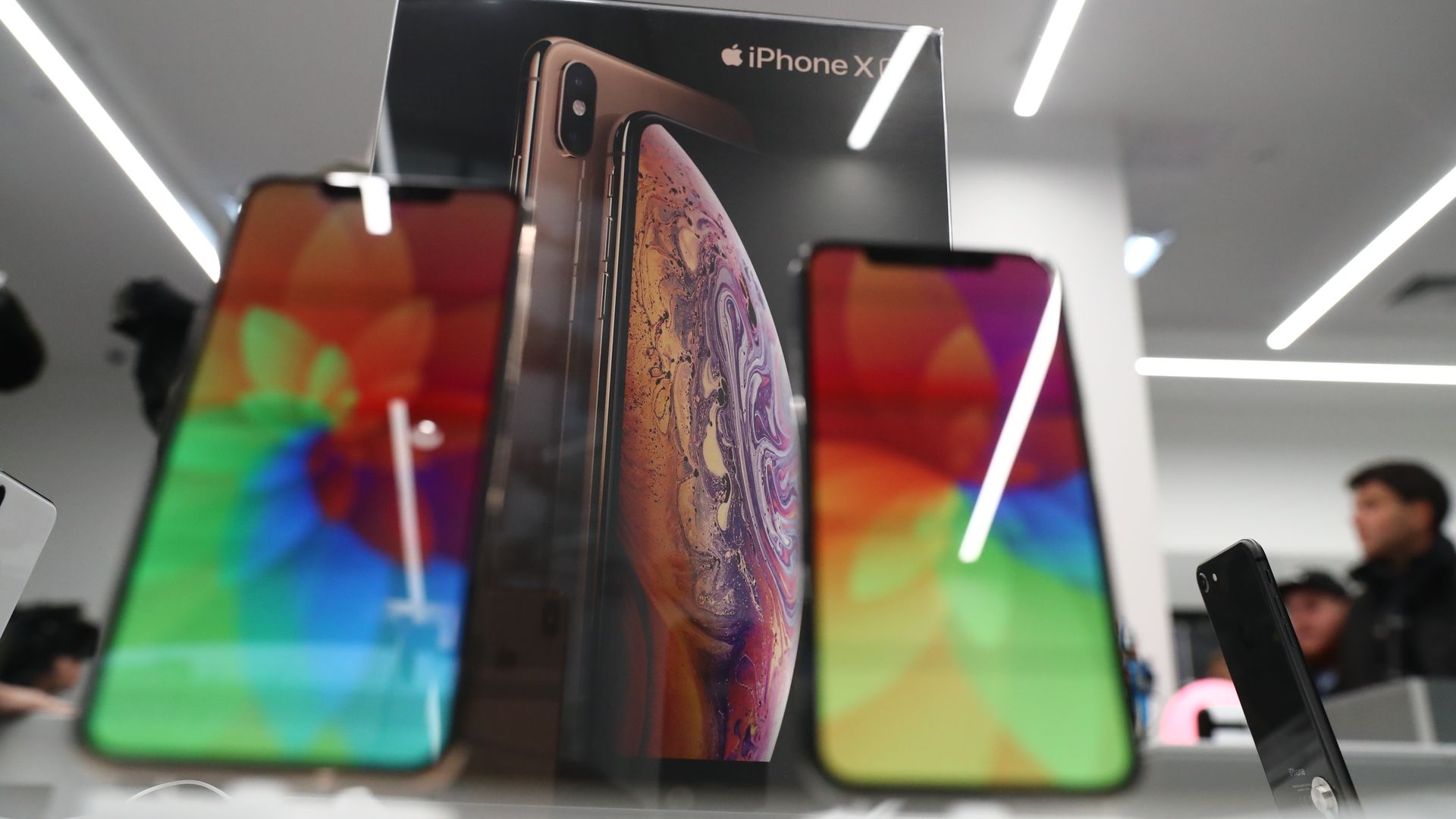iphone xs on display