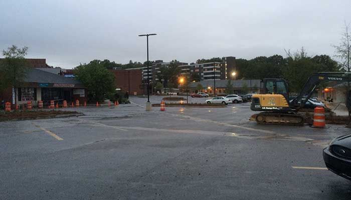 backlot-of-park-road-shopping-center