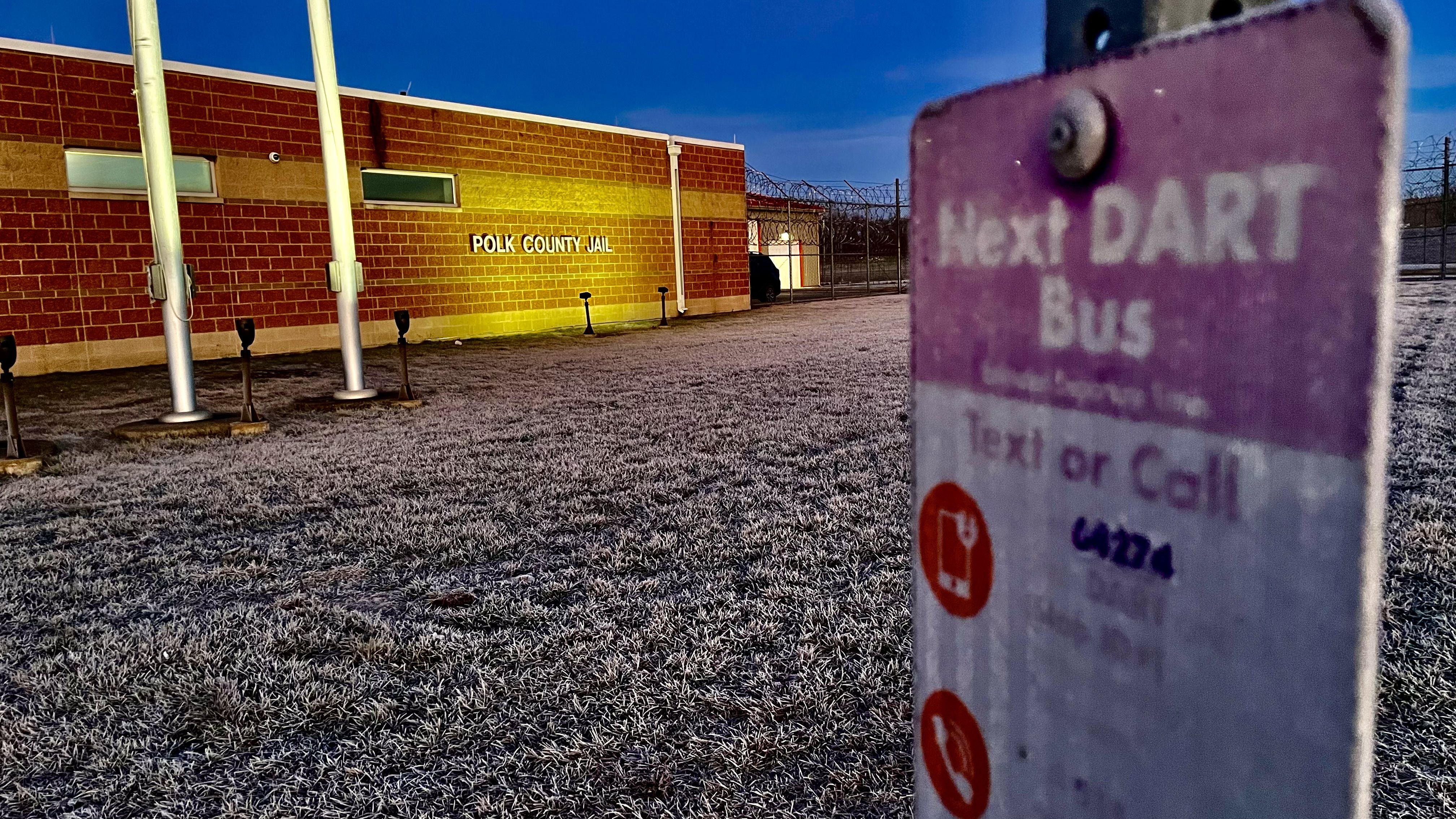 A photo of the Polk County Jail.
