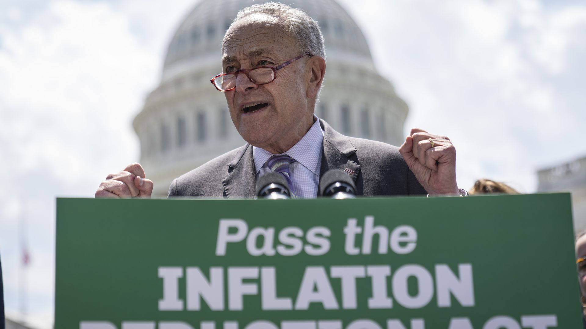  Senate Majority Leader Chuck Schumer (D-NY) speaks during a news conference about the Inflation Reduction Act 
