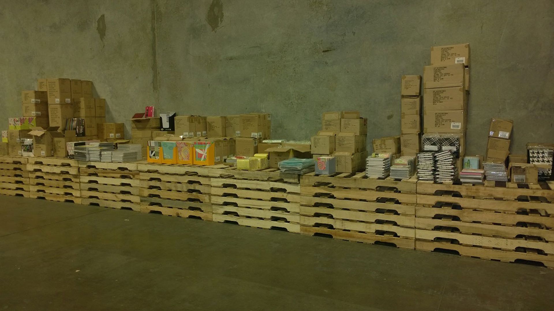 studio-c-sample-sale