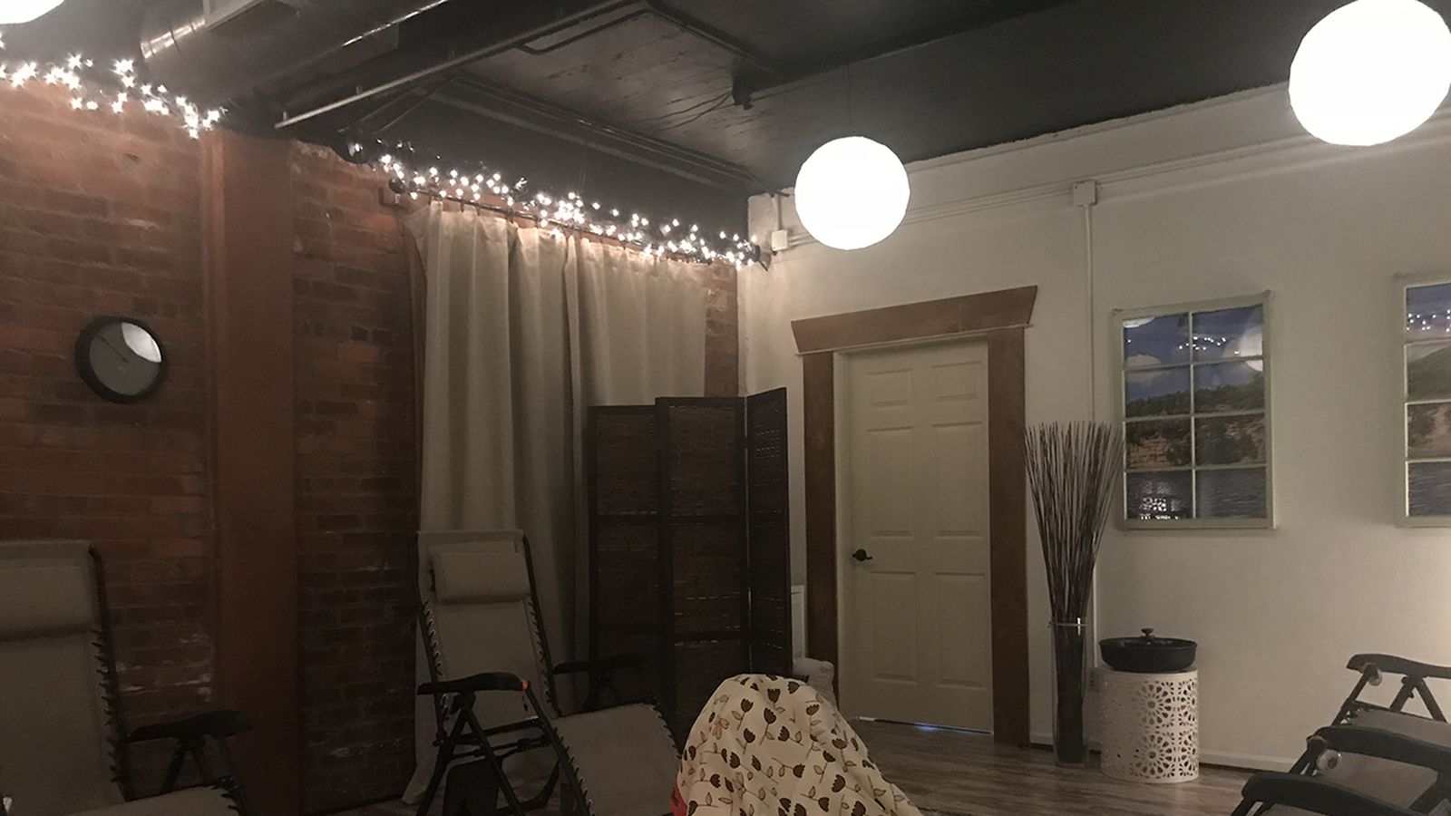 I tried community acupuncture. Here’s my experience. Axios Charlotte