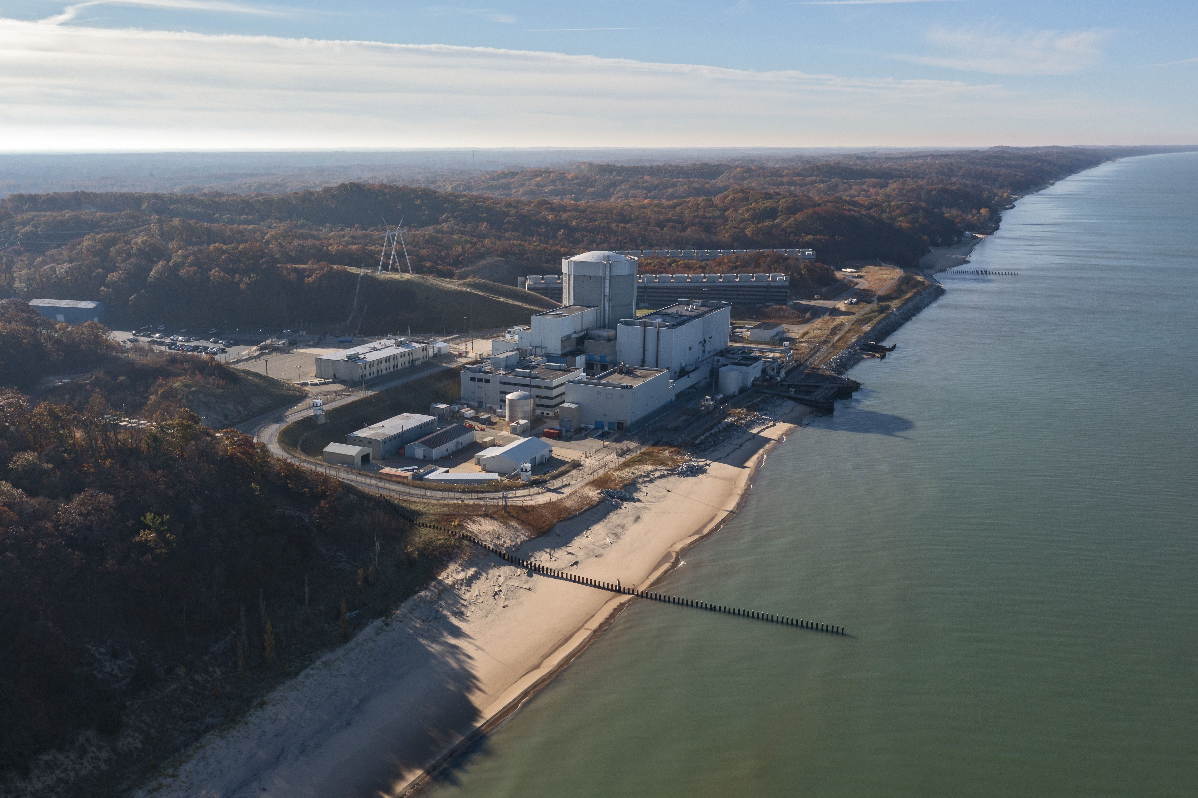 Nuclear firm Holtec delays IPO