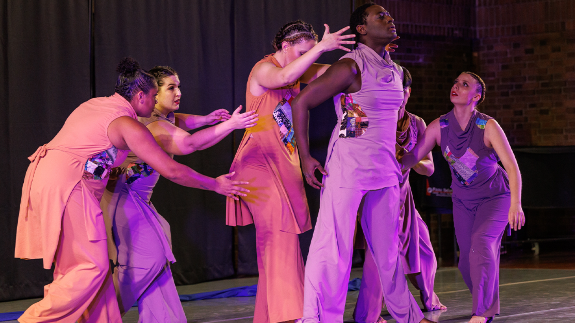 Seda Negra/Black Silk Dance Company performs at IndyFringe.