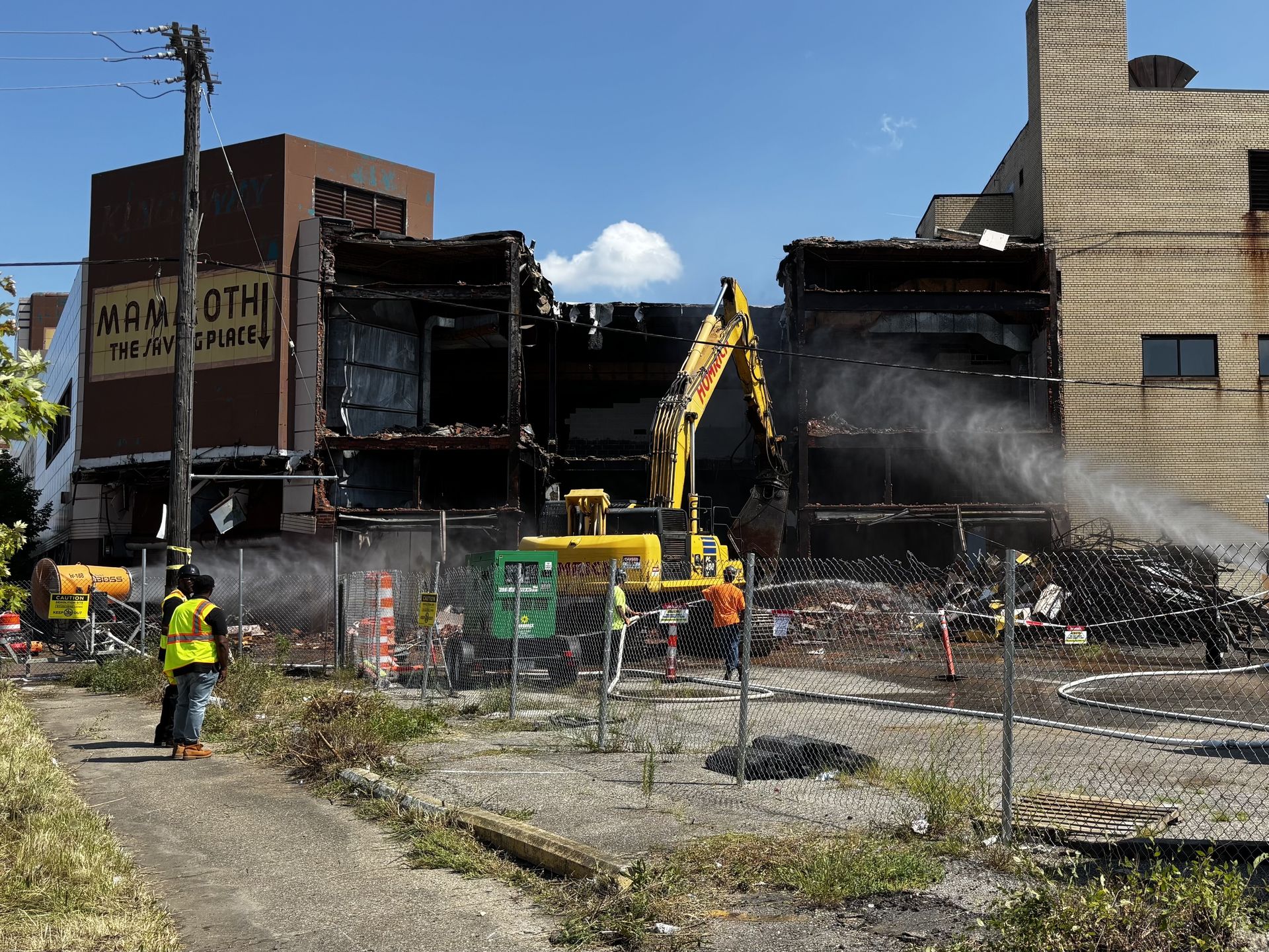 Mammoth Building demolition begins on Detroit's west side - Axios