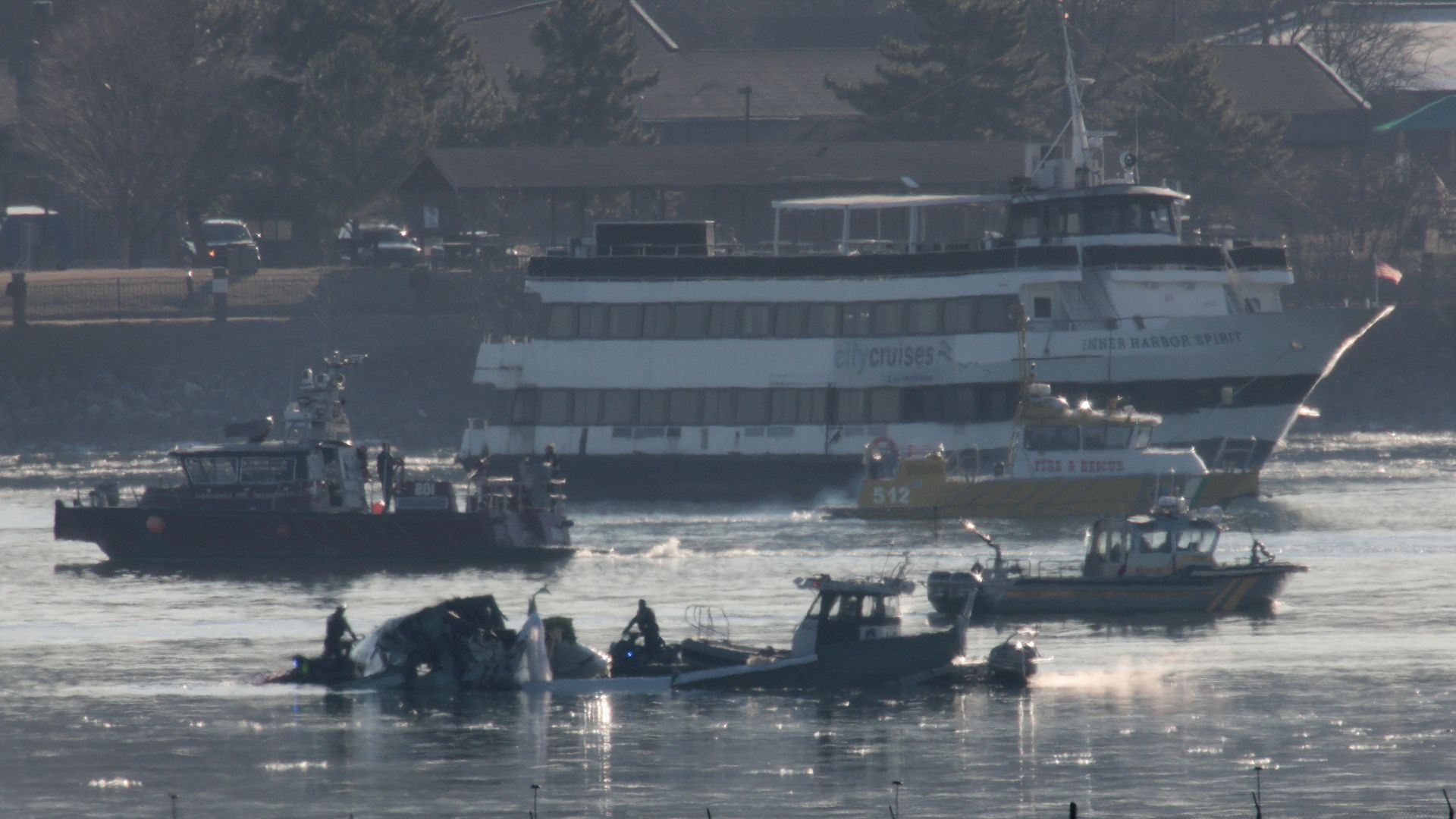 Emergency response units search the crash site after January 2025's midair collision near DCA. Photo: Alex Wong/Getty Images