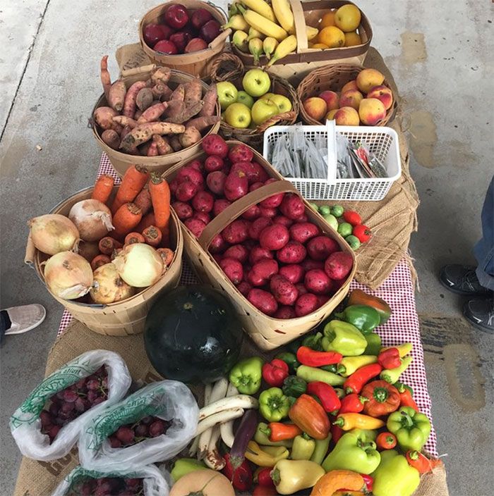 mobile-market-veggies
