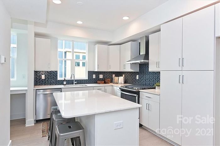 1651 Duckworth Ave. kitchen