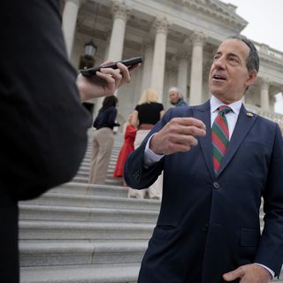 Scoop: Democrats eye ranked-choice voting for 2028 primaries