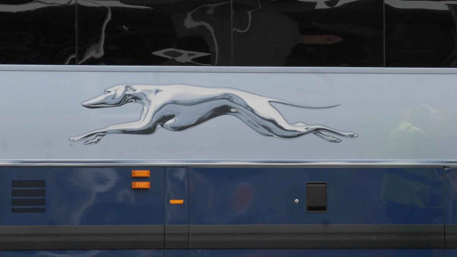 Greyhound bus stop moves back to downtown columbus axios columbus