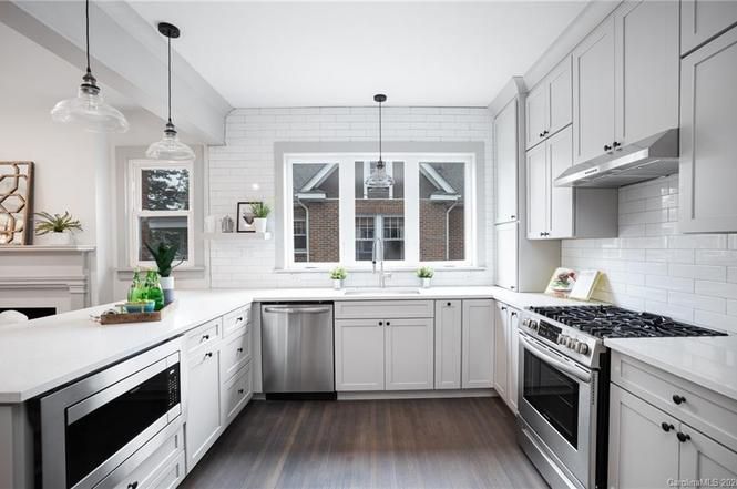 3713 The Plaza Rd kitchen