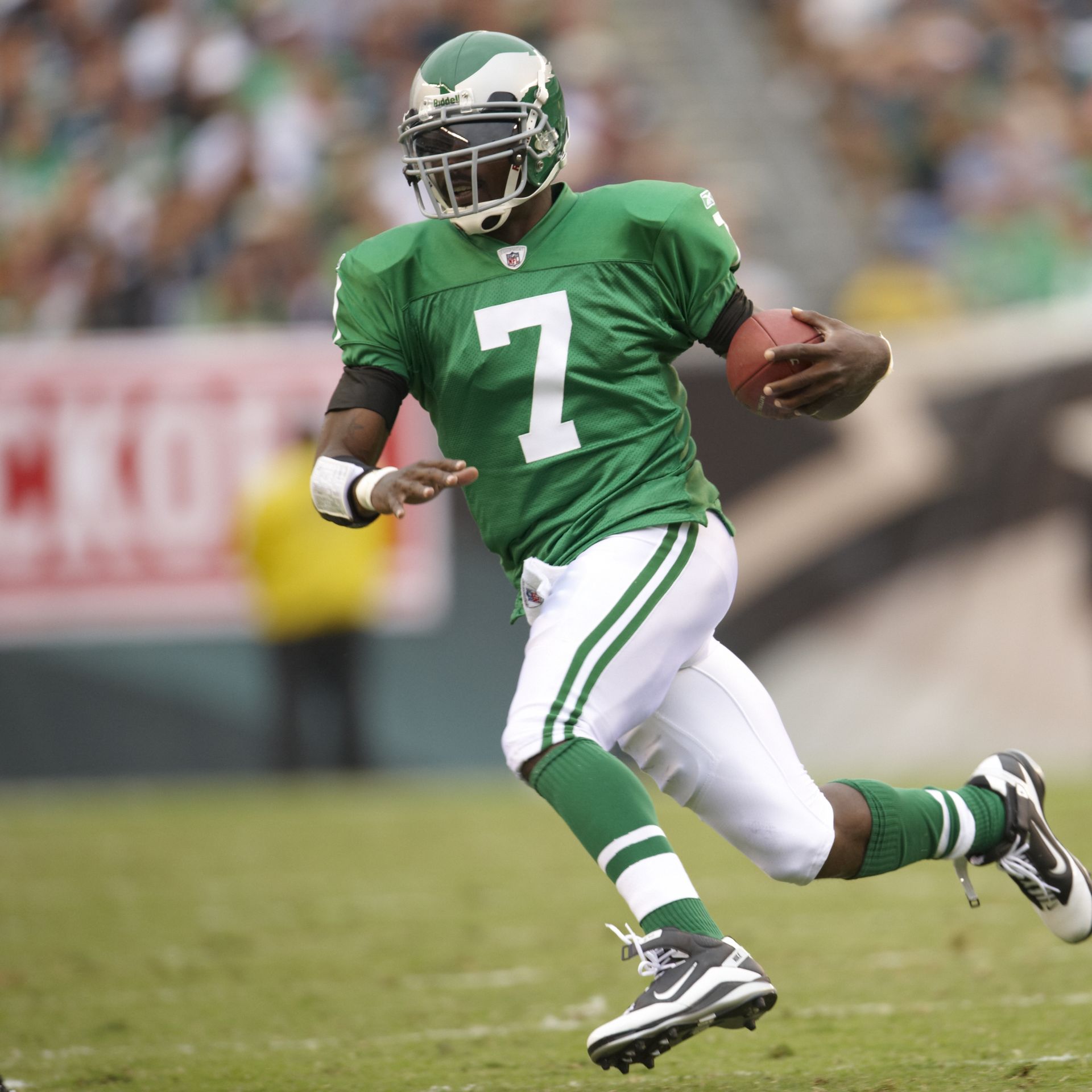Philadelphians show out for Eagles' throwback kelly green jerseys - Axios  Philadelphia