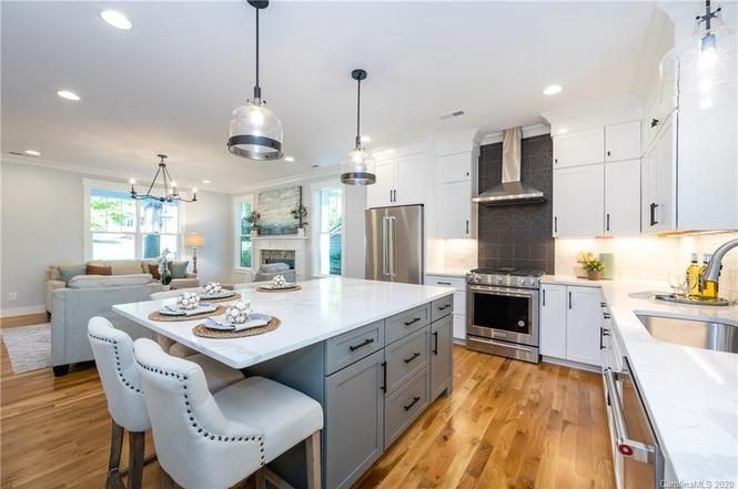 5217 Buckingham Dr kitchen