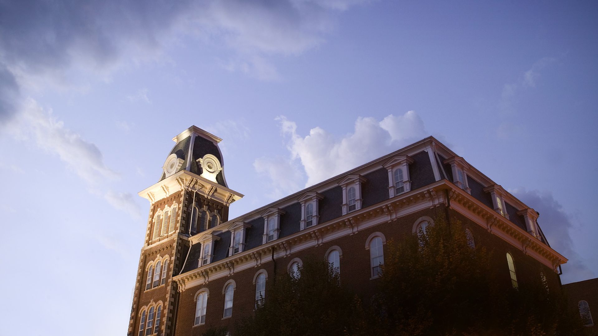 Photo of Old Main building on the University of Arkansas campus