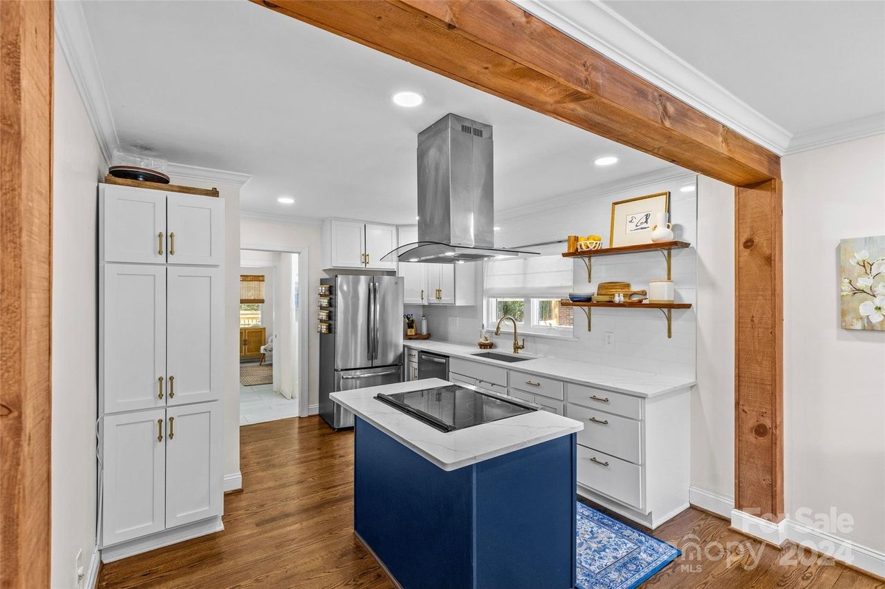 Hot homes 5 houses for sale in Charlotte ranging from 375K to 1M