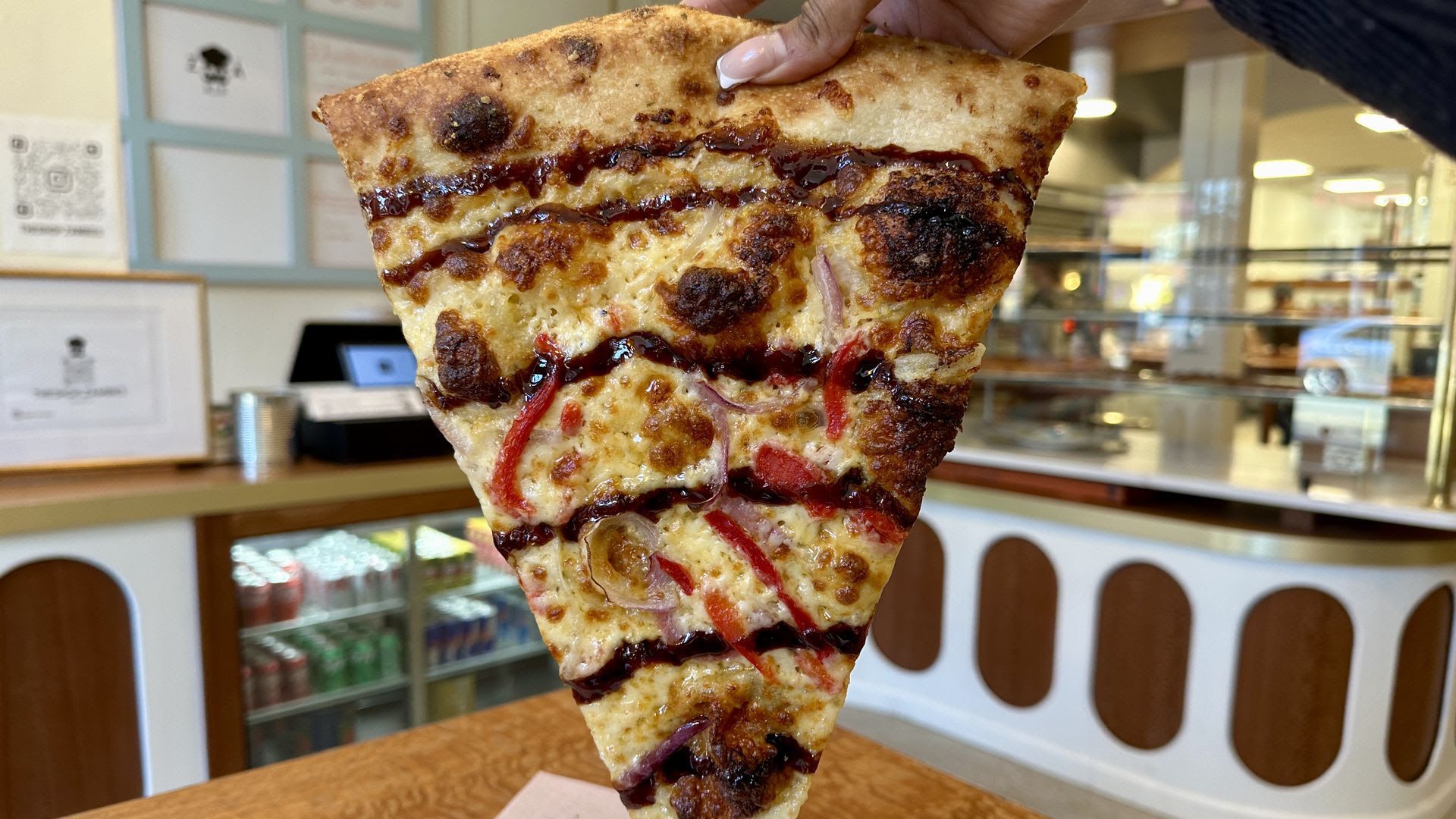 A slice of pizza at Zämbies