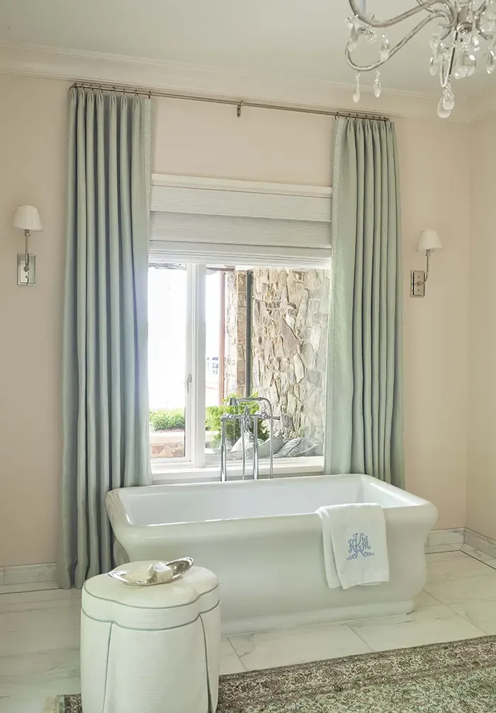 axios-charlotte-home-of-the-year-2022-bath