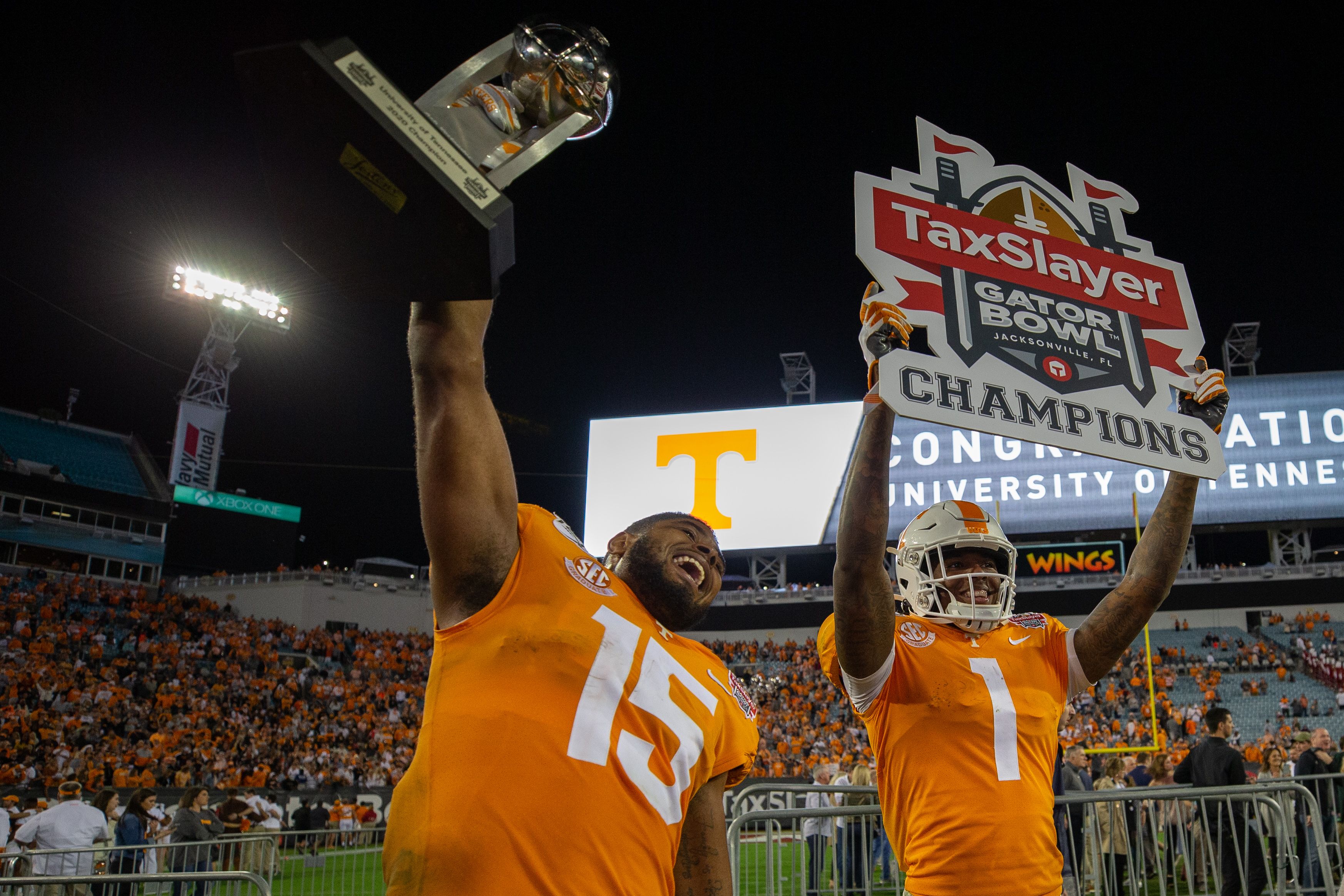 Tennessee players celebrating