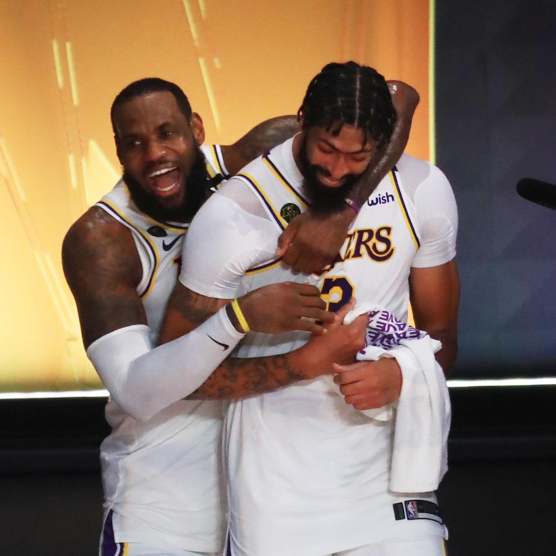 LeBron James, Lakers capture the club's 17th NBA title with 106-93 win over  Heat