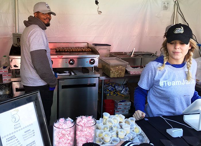 5church-bratwurst-at-charlotte-christmas-village