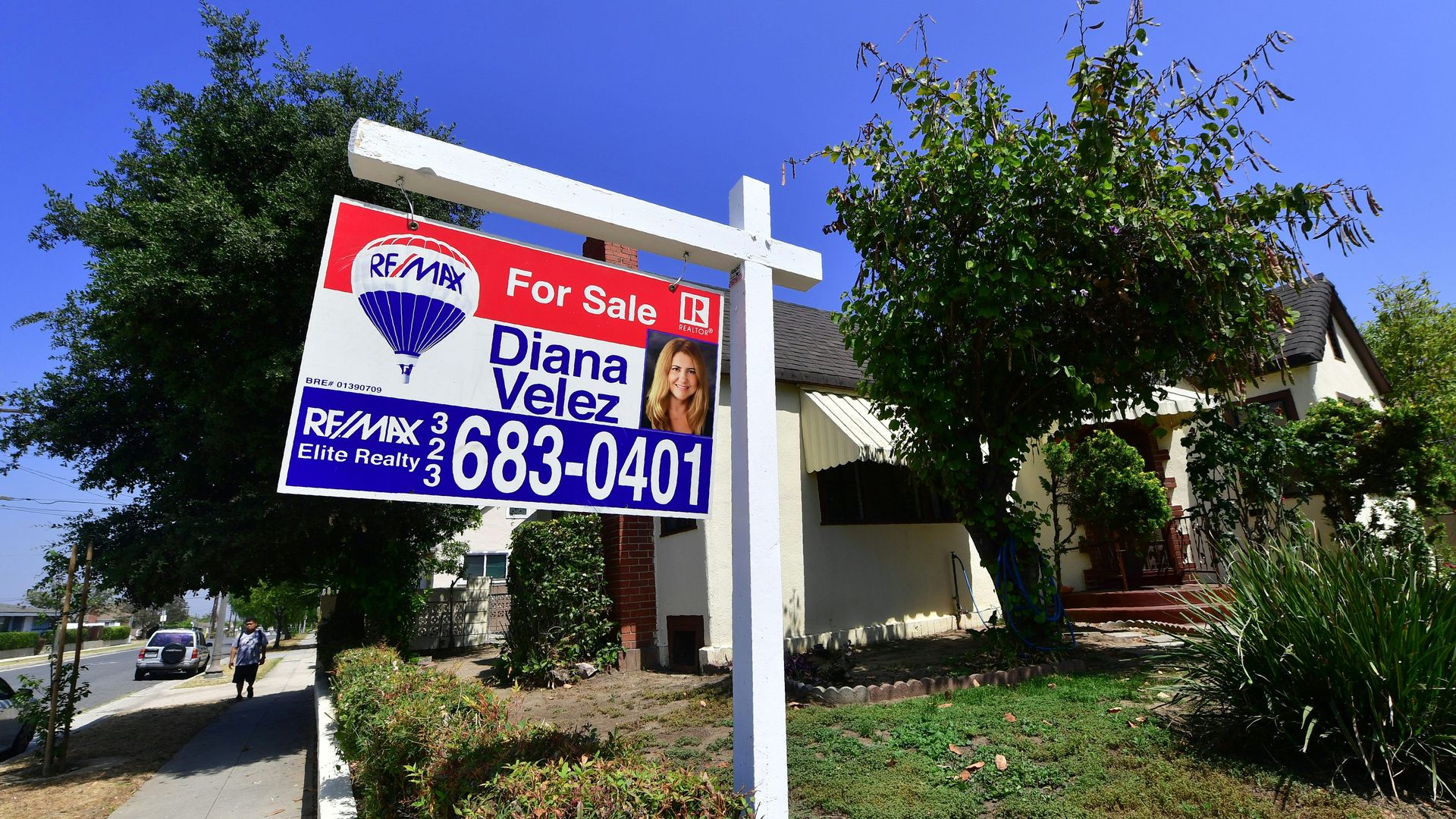 Remax real estate sign 