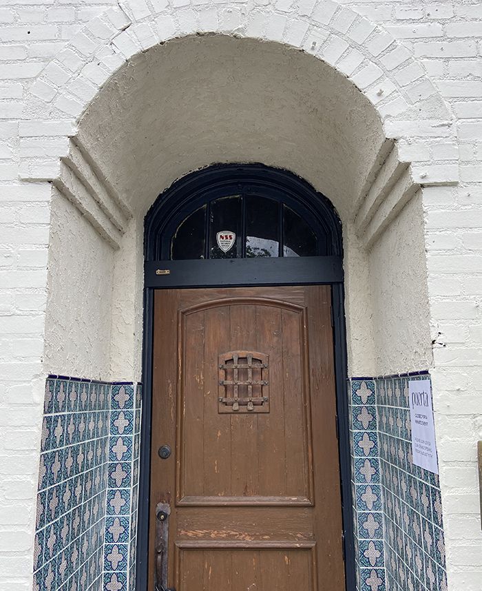Puerta's front door off Pecan Avenue. Photo: Ashley Mahoney/Axios