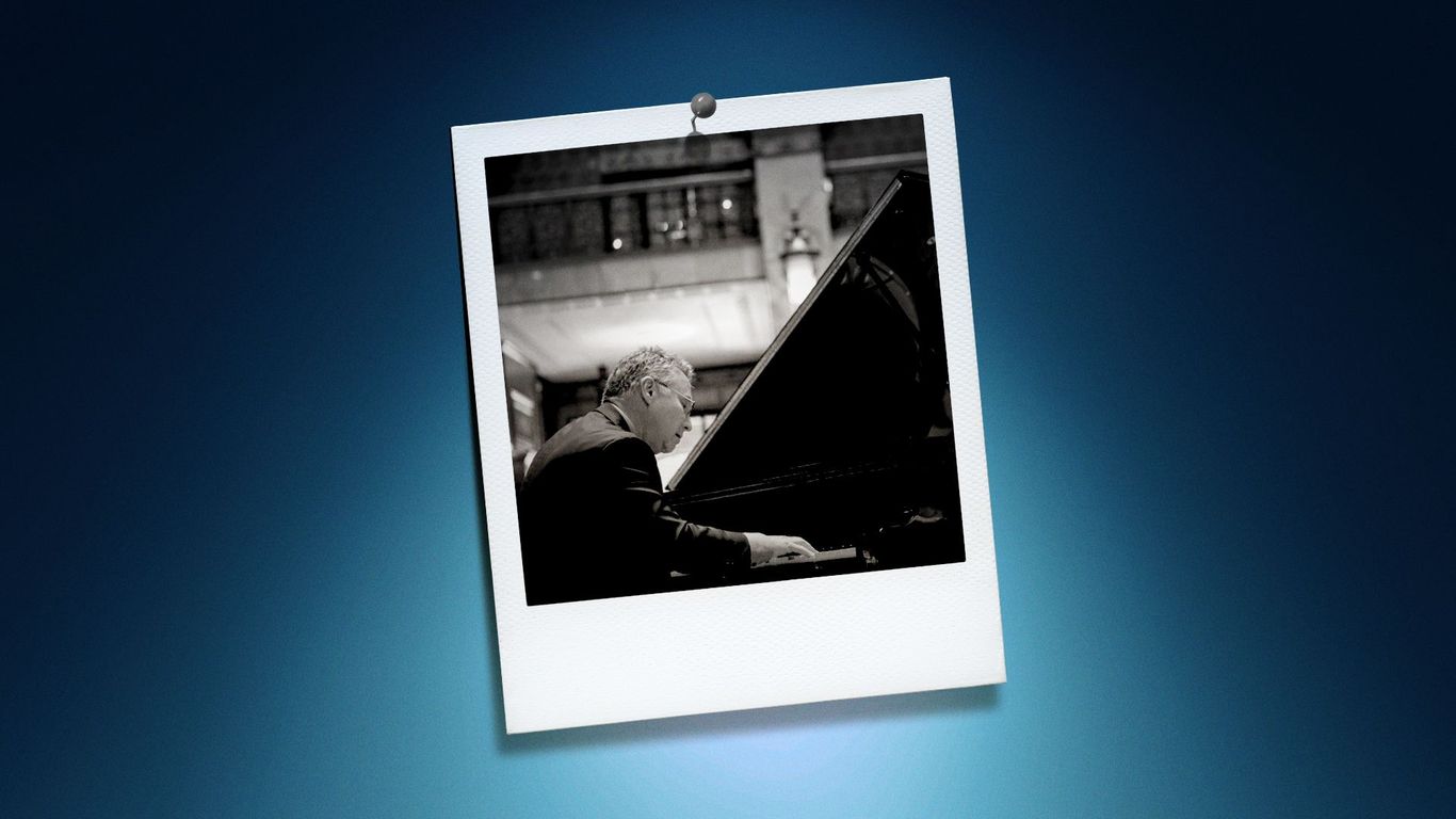 John Kite sets the soundtrack with his piano at Denver's Brown Palace - Vimarsana News