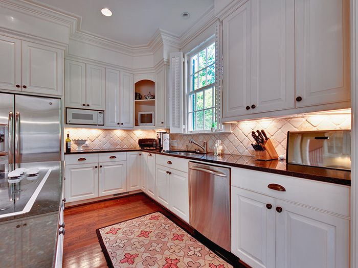 2401 Sharon Lane