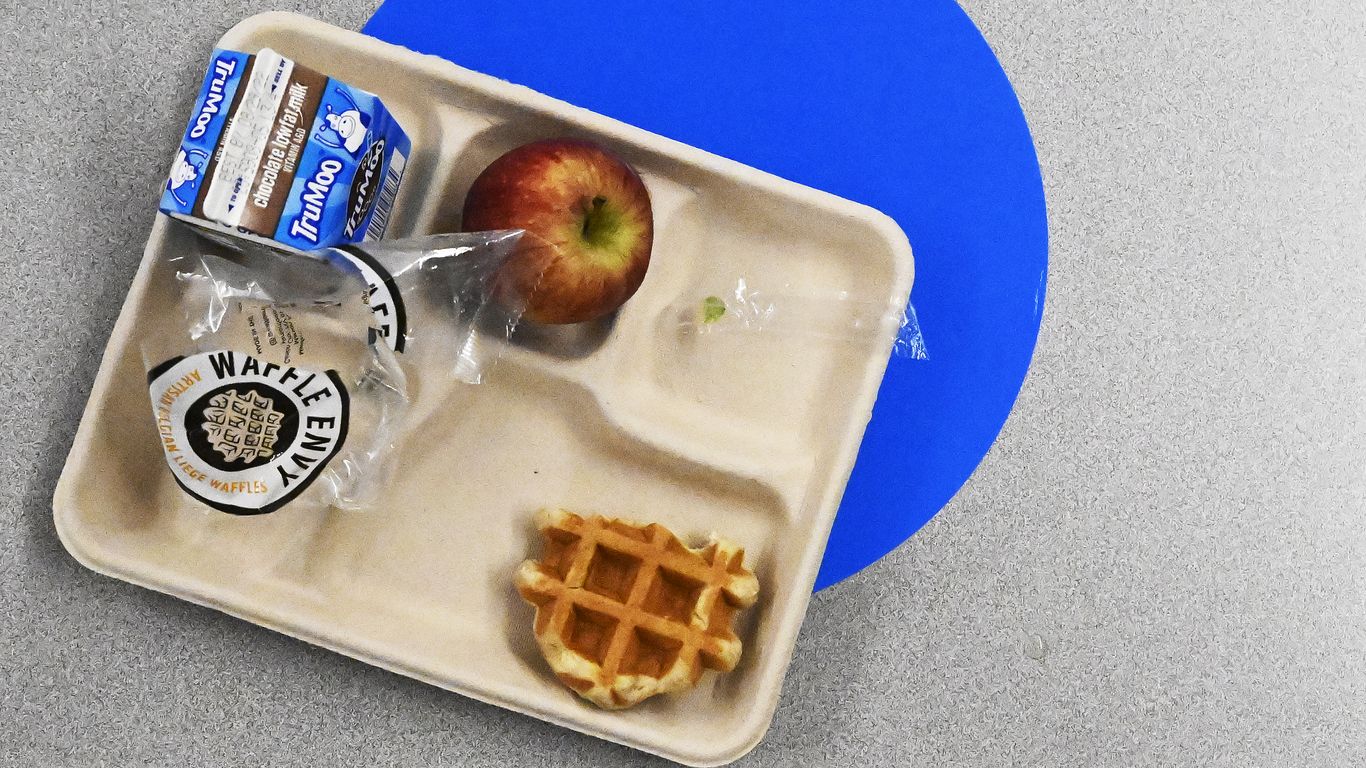 denver-public-schools-undecided-on-offering-free-student-meals-axios