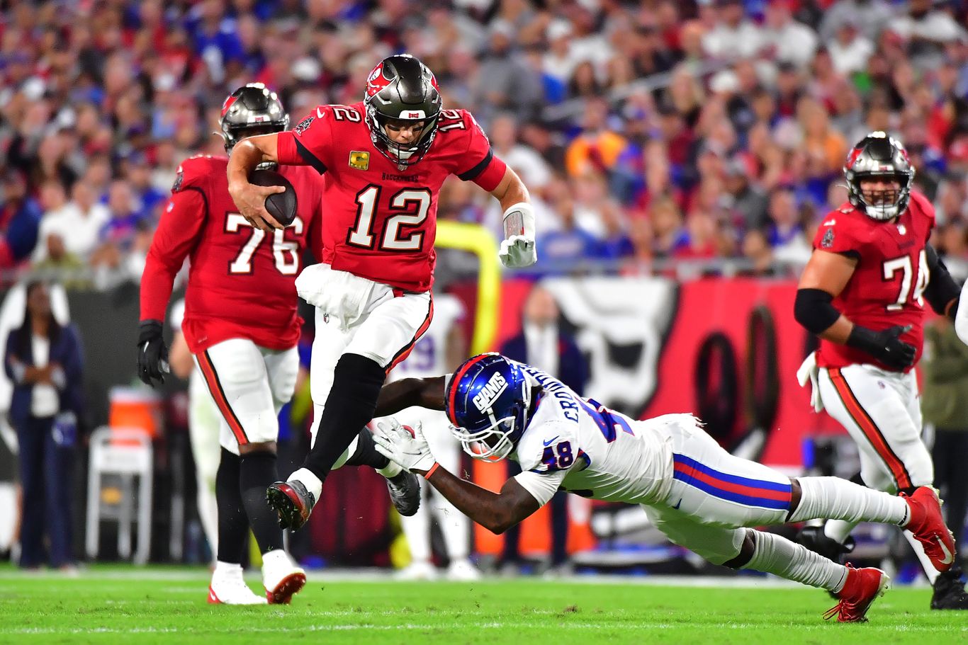 Bucs, Brady dominate in 30-10 win over the New York Giants - Axios