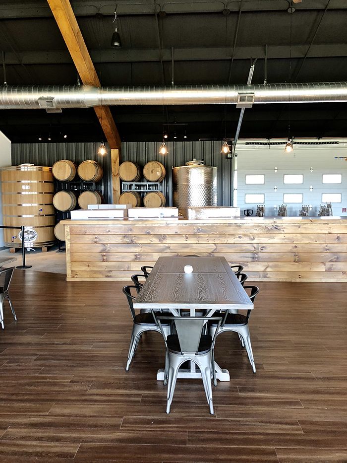 Veronet Vineyards and Winery secondary bar