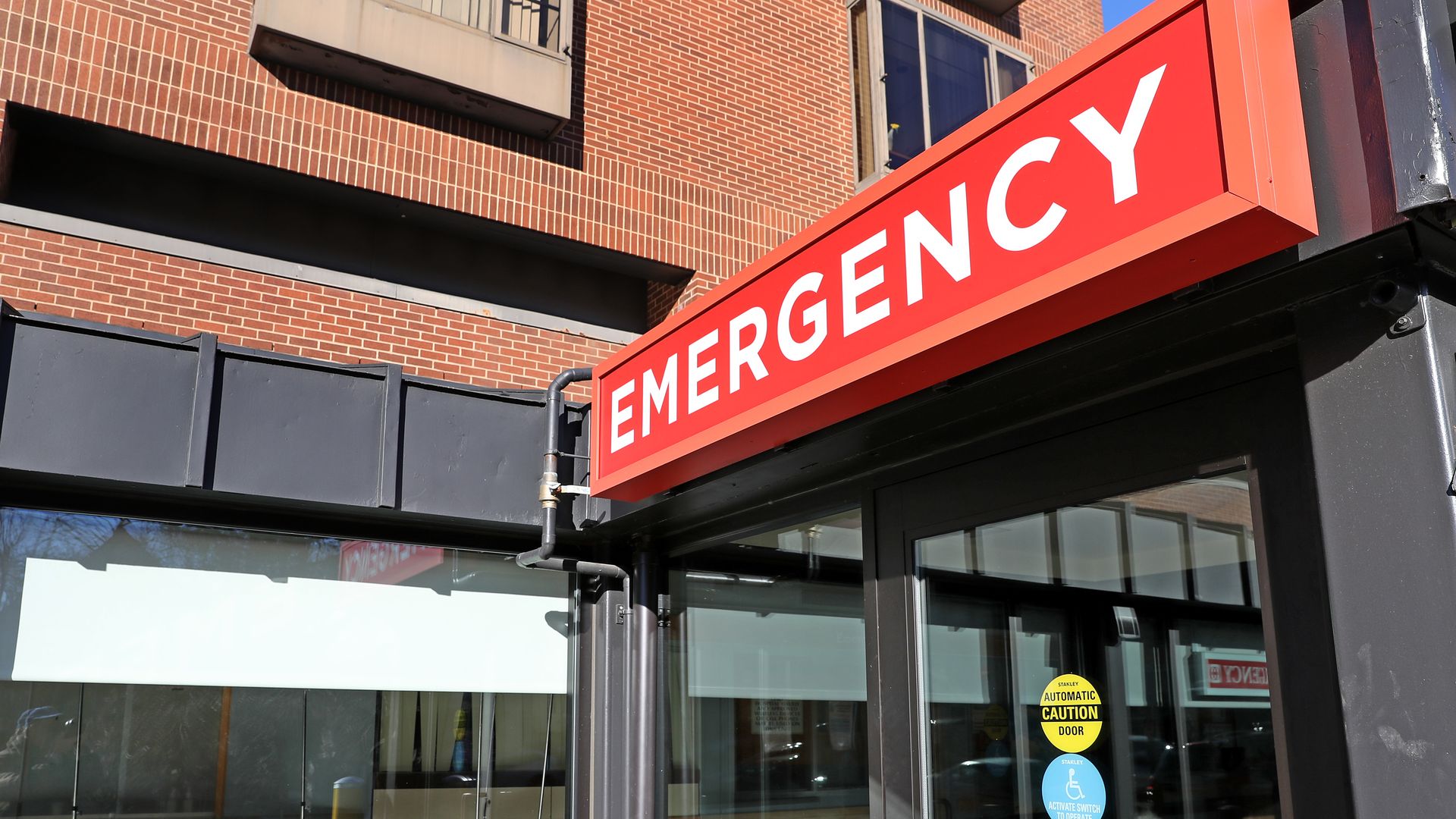 An emergency room sign at a hospital.