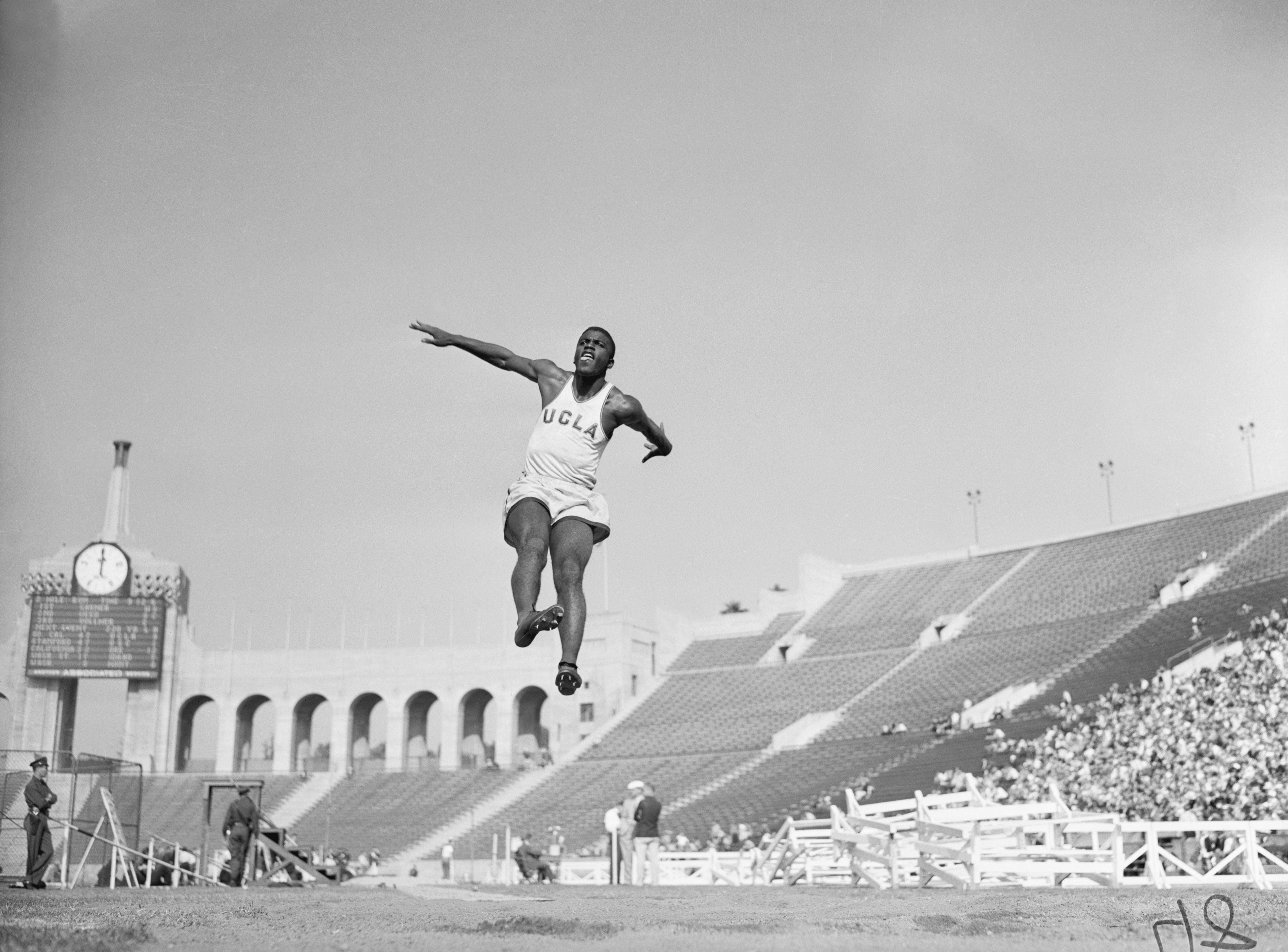 jackie robinson long jumping