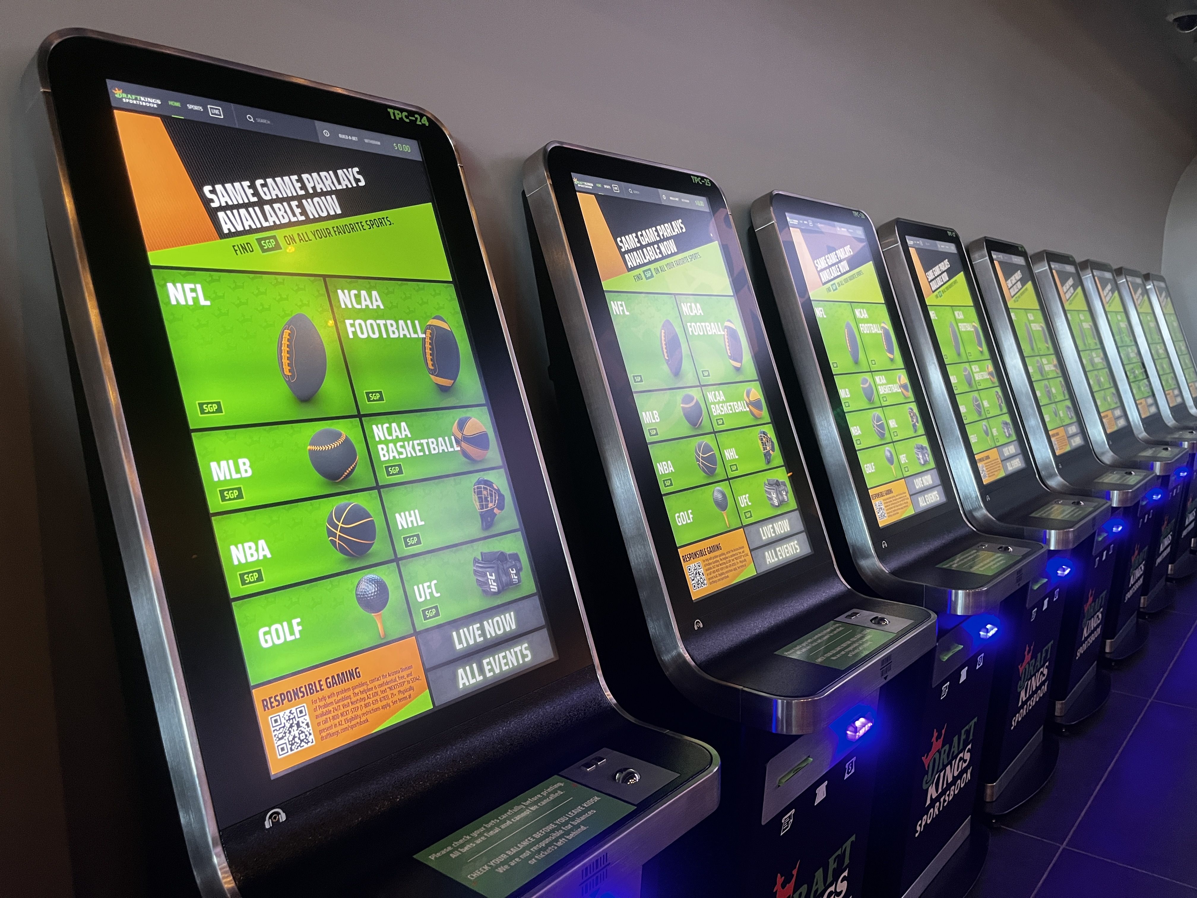 First Look DraftKings Sportsbook at TPC Scottsdale Axios Phoenix