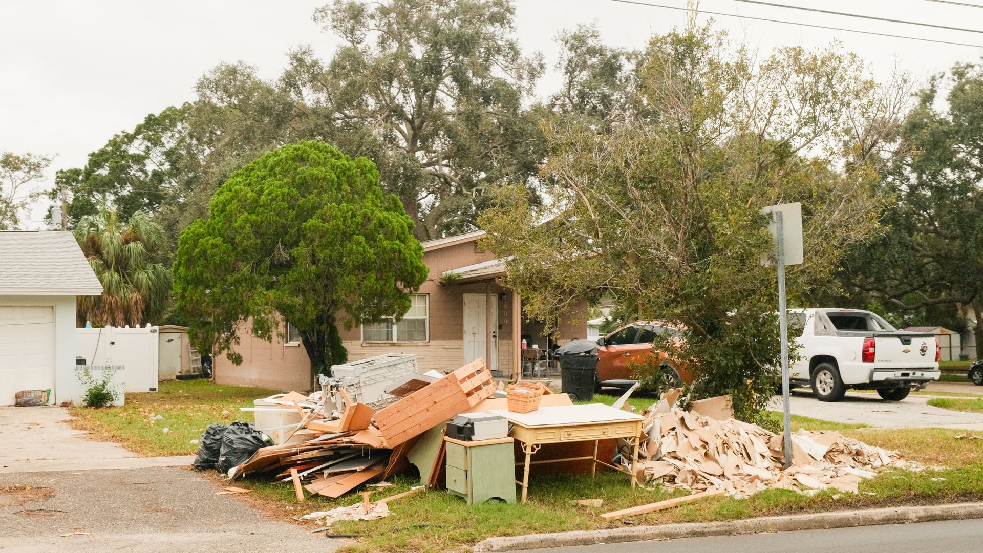 the-latest-on-st-petersburg-hurricane-debris-pickup-axios-tampa-bay