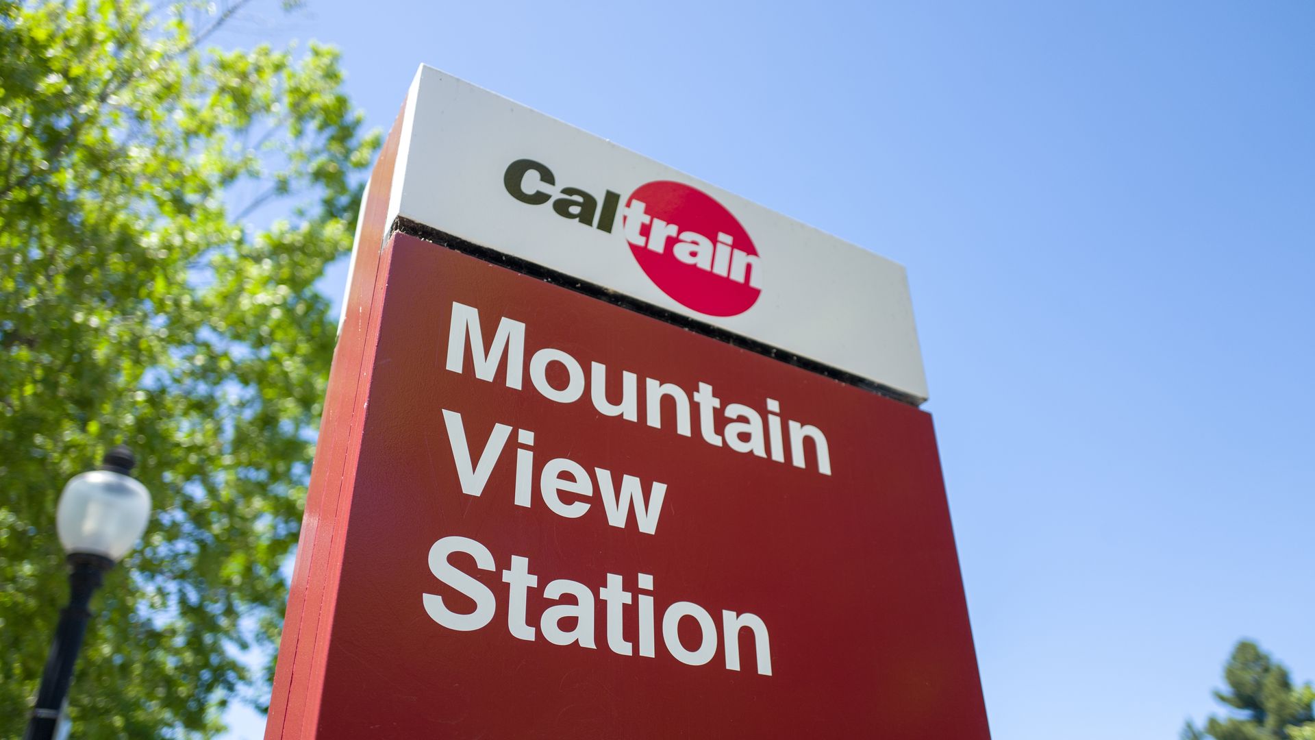 Photo of a Caltrain sign that says "Mountain View Station"