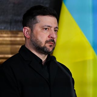 Zelensky says Ukrainian public won't let him hand Russia territory