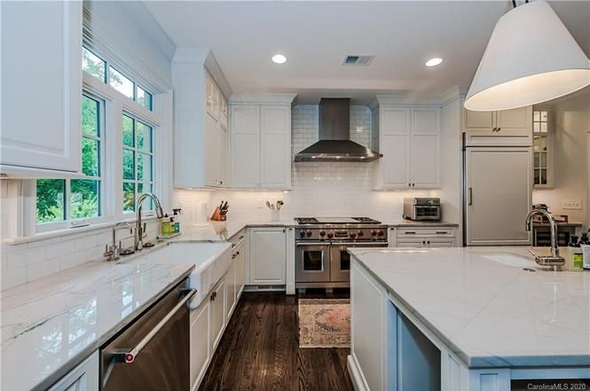 2711 Rothwood Dr kitchen
