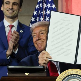 News Feed 99 Trump signs order allowing forced hospitalization for homeless people