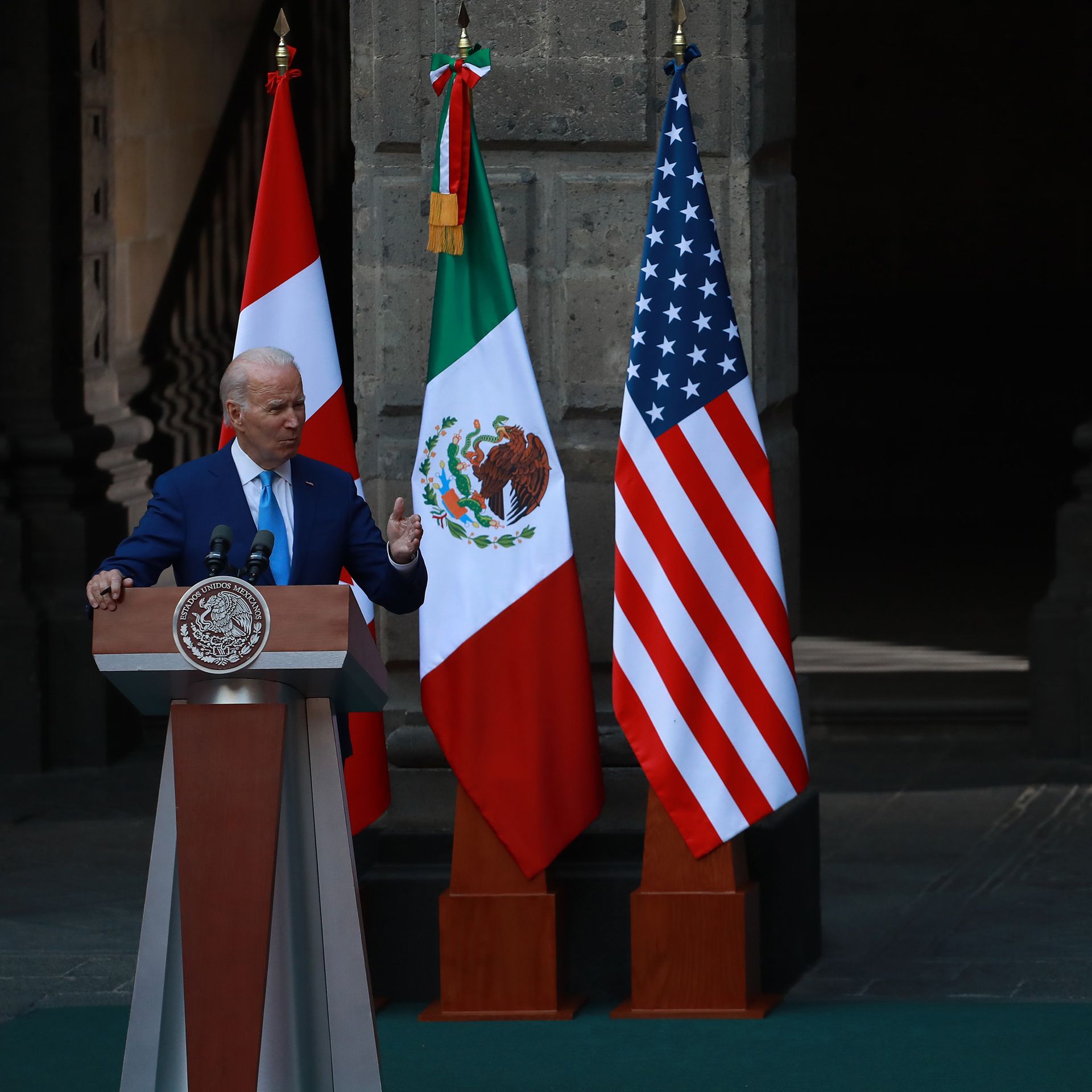 U.S. President Joe Biden (L) and Mexican President Andres Manuel Lopez Obrador (R) attend a press conference 