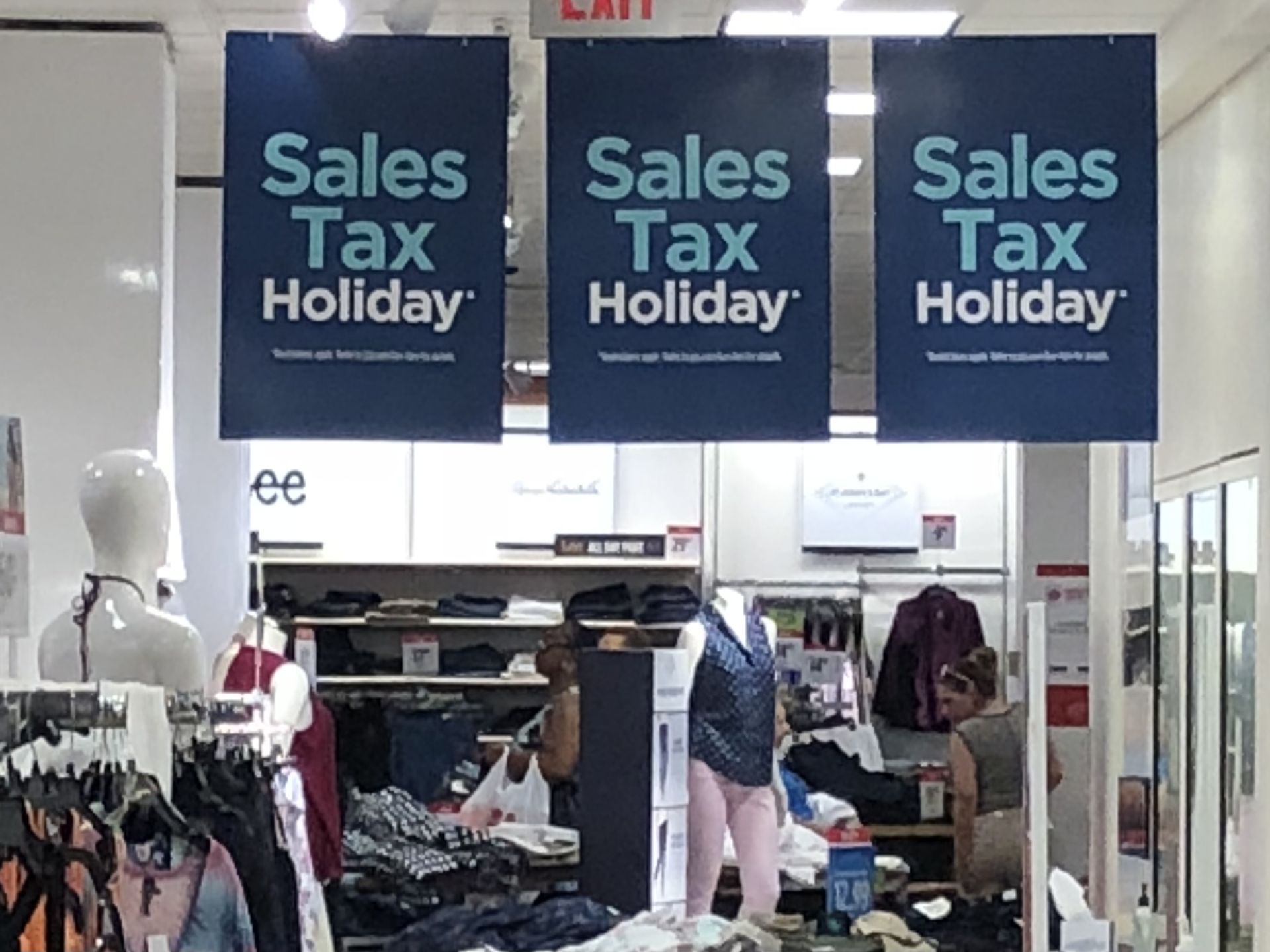 IL sales tax holiday: Back-to-school shoppers can save 5% on