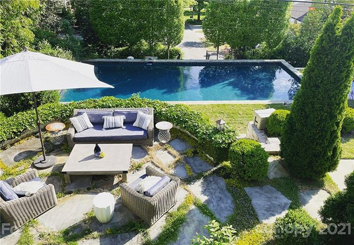 529 Mcdonald Ave pool