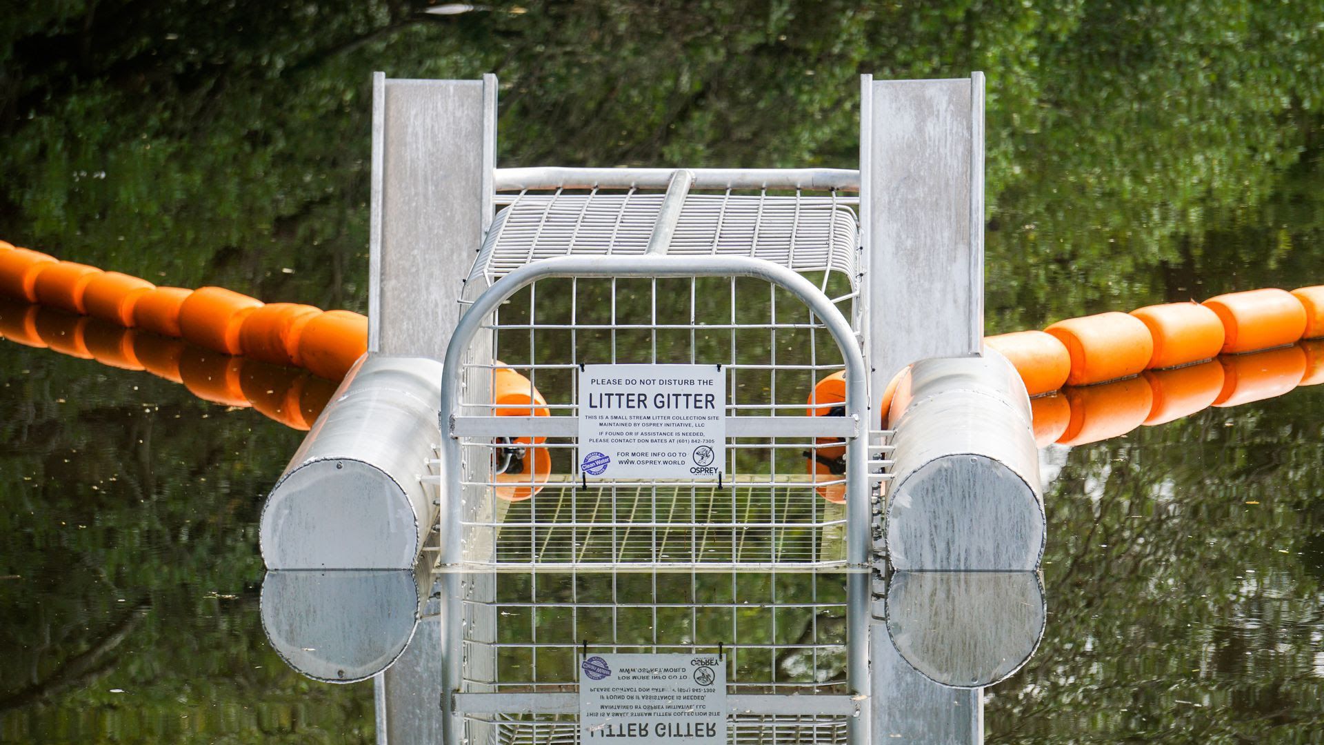 A device called a "litter gitter" that extracts trash from waterways.