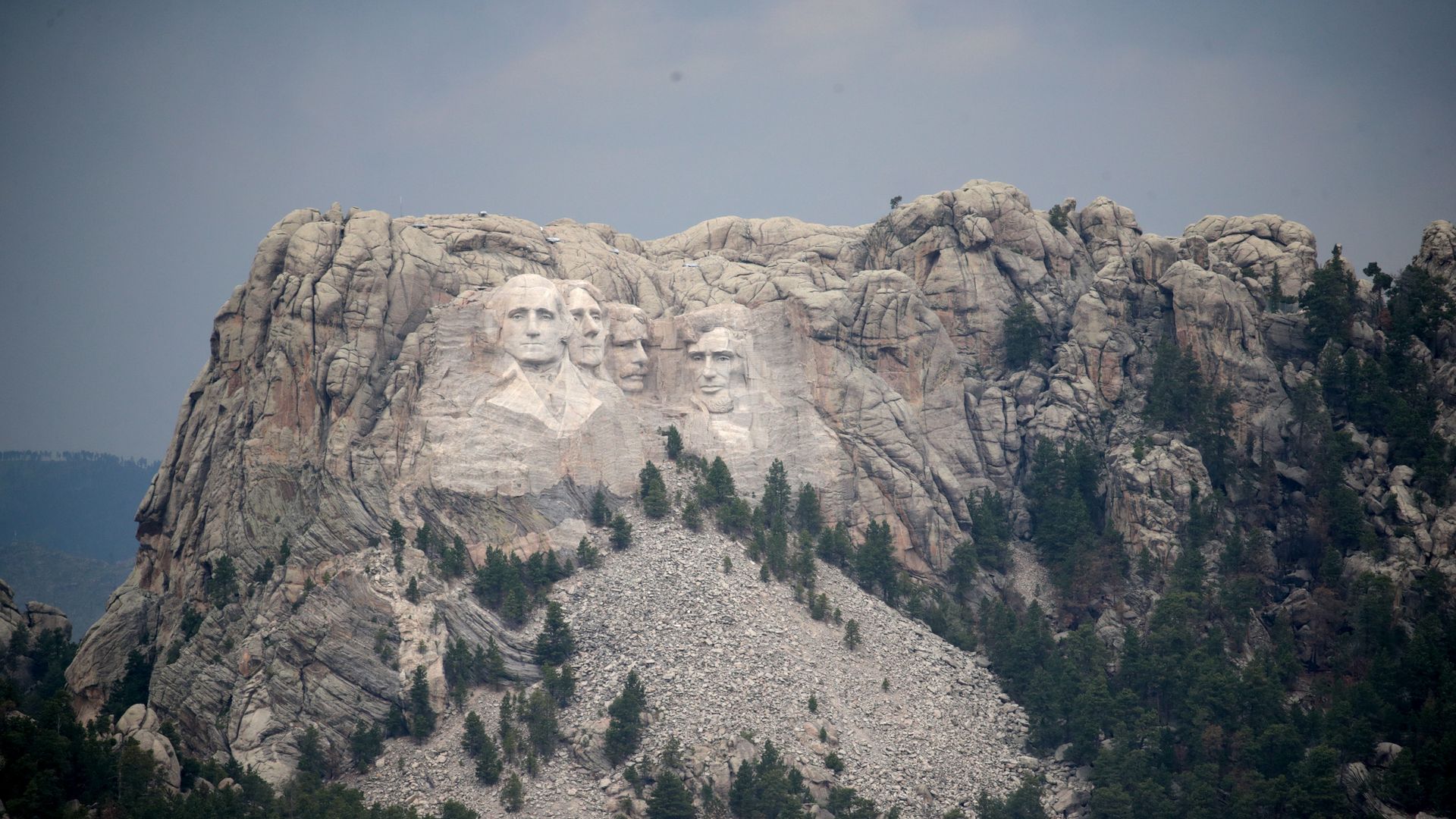 South Dakota wildfires prompt mass evacuations, shut down Mount Rushmore