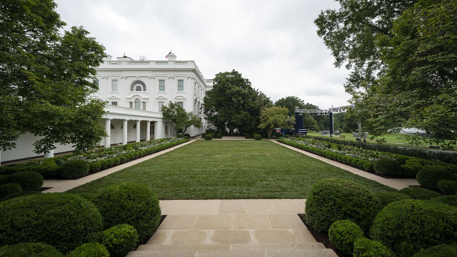 White House debuts redesigned Rose Garden