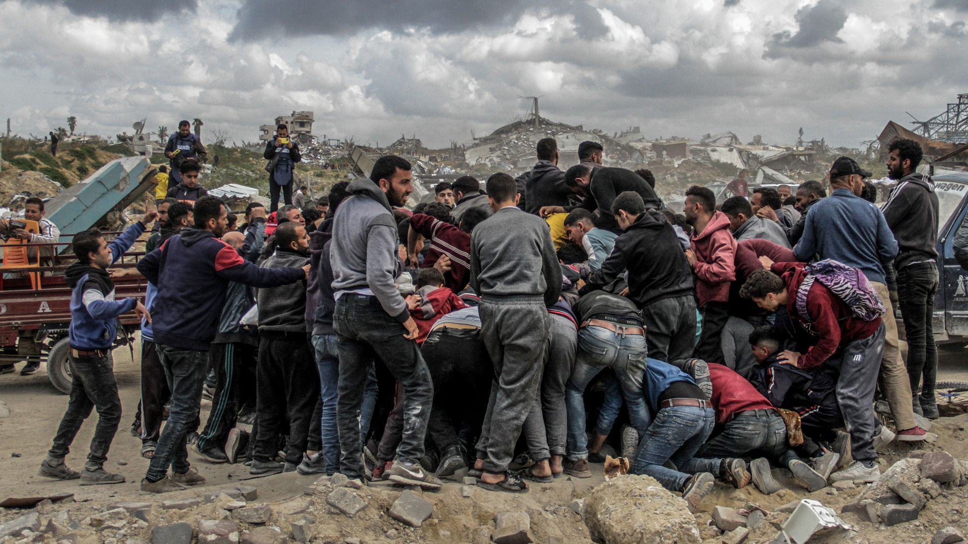 Palestinian crowd on ground