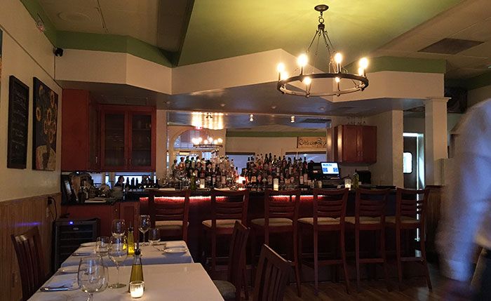 inside-Aix-en-Provence-bar-area-myers-park