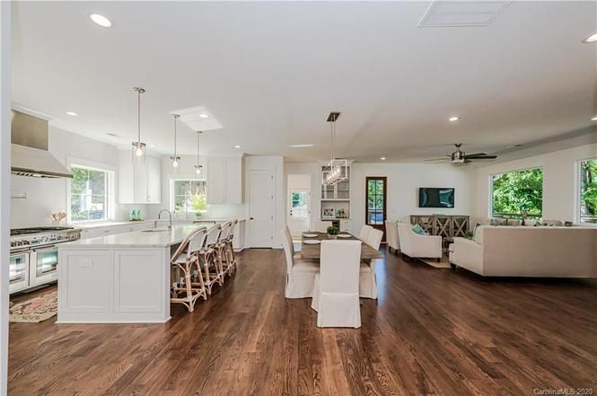 259 S Canterbury Rd living area