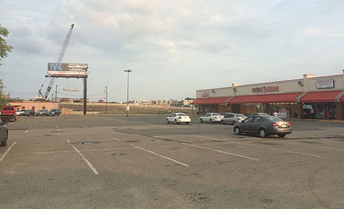 strip-mall-on-independence-blvd-charlotte